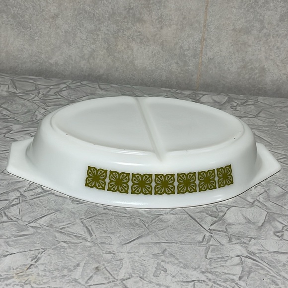 Pyrex 1 1/2 quart divided dish verde green square flower no lid - Picture 3 of 8